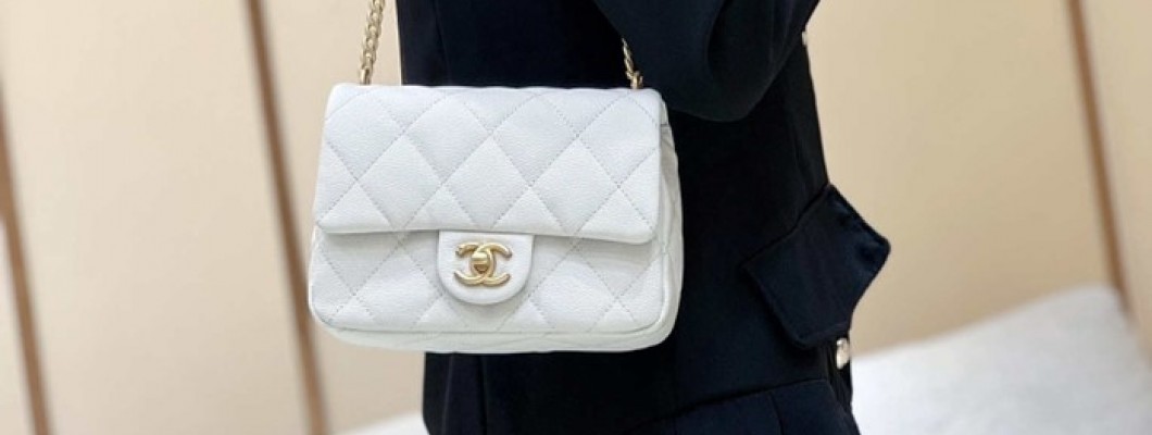 Ellebag's Exquisite Replica: The White Caviar Leather Chanel Mini Flap Bag with Heart Clasp(2024 Dec Updated)