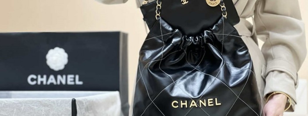 Ellebag's Exquisite Replica: The Black Calfskin Chanel 22 Handbag AS3260 with Gold Hardware(2024 Dec Updated)