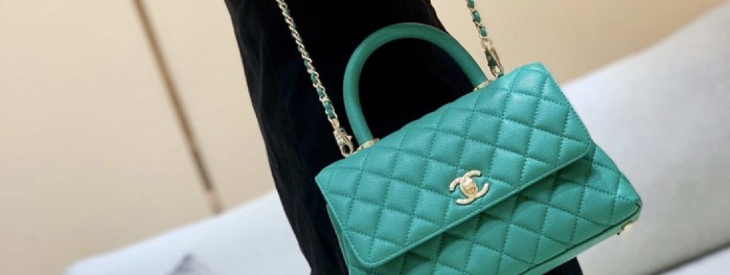 Ellebag's Exquisite Replica: The Blue Caviar Leather Chanel Coco Handle 22P with Champagne Gold Hardware(2024 Dec Updated)