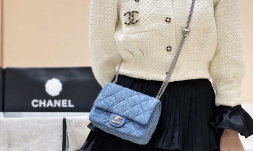 Ellebag's Exquisite Replica: The Blue Denim Chanel Mini Flap Bag with Silver-Tone Hardware(2024 Dec Updated)