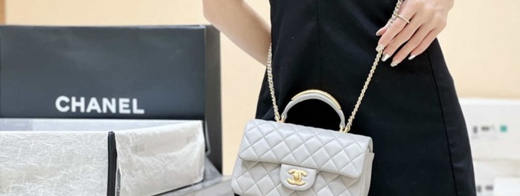 Ellebag's Masterful Recreation of the Chanel AS2431 Sky Blue Lambskin Mini Flap Bag with Top Handle(2025 Jan Updated)