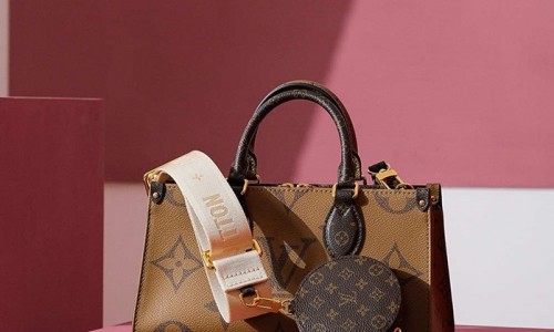 Ellebag’s 1:1 Replica of Louis Vuitton OnTheGo East West M46653: A Masterpiece of Luxury Craftsmanship(2025 Jan Updated)