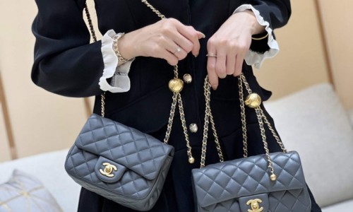 A Closer Look at the Deep Gray Ellebag super fake Chanel Mini Flap Bag with Gold Ball Chain （2024 Nov updated）