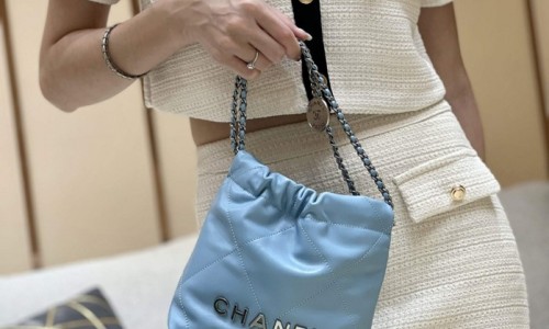 A Symphony in Blue: Ellebag super fake CHANEL 22 Mini Bag in Sky Blue (2024 Nov Updated)