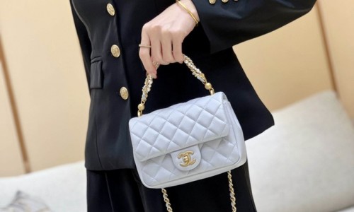 Ellebag's Exquisite Replica of the Chanel Mini Flap Bag with Pearl Chain: A 17cm Sky Blue Lambskin Masterpiece(2024 Dec Updated)