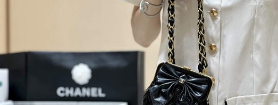 Ellebag best quality real leather replica Chanel Clutch With Chain (AP4028) - Craftsmanship and Features(2024 Nov Updated)