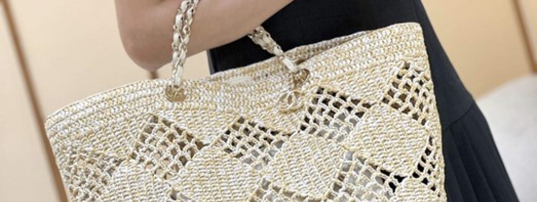 A Statement of Artisanal Elegance: Ellebag super fake Chanel Small Tote Raffia 2024