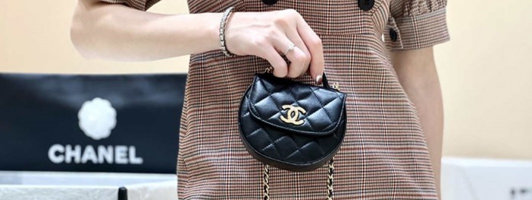 Ellebag super fake Chanel 23A AP3378: A Masterpiece of Craftsmanship in Black Lambskin and Gold Hardware(2024 Dec Updated)