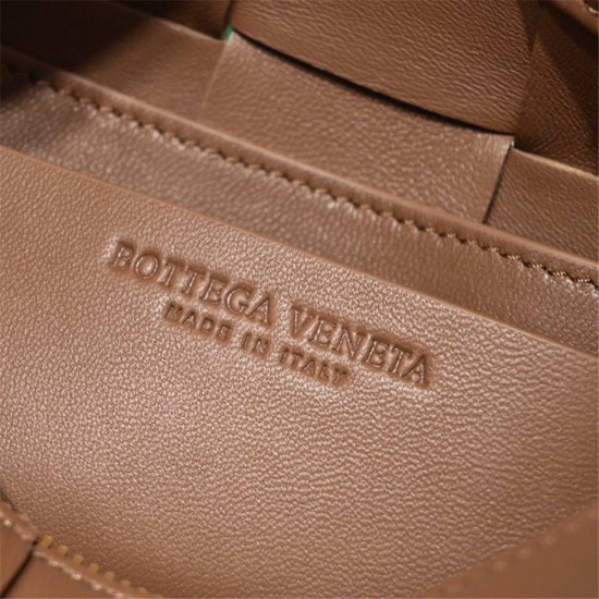 BOTTEGA VENETA BRICK CASSETTE Small 23.5 Brown All Leather Style: 9305 Size: 23.5x10x10cm Full Leather