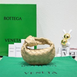 BOTTEGA VENETA Jodie Super Mini 17 Light Yellow Style: 6699-0# Size: 17x16x6.5cm Full Leather