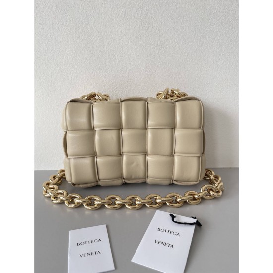 BOTTEGA VENETA Cassette Chain Padded Cassette Light Yellow Gold Buckle Medium 26 Size: 26x18x6cm Full Leather