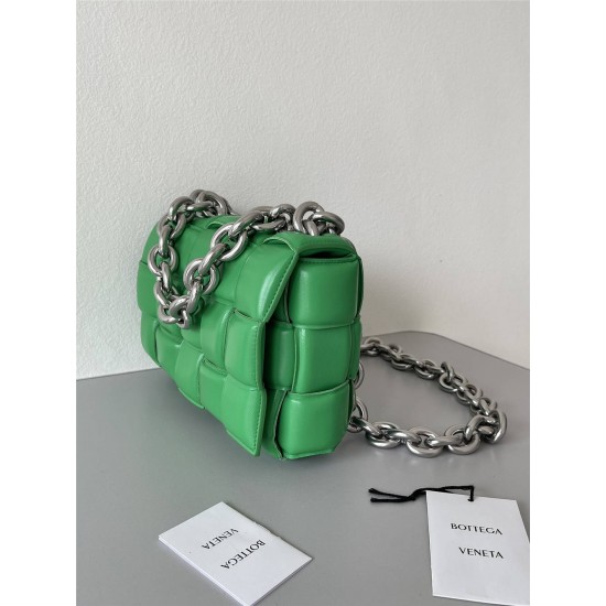 BOTTEGA VENETA Cassette Chain Padded Cassette Green Silver Buckle Medium 26 Size: 26x18x6cm Full Leather