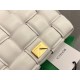 BOTTEGA VENETA Cassette 19 Medium White 19x12x5cm Full Leather