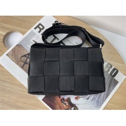 BOTTEGA VENETA Cassette 25 Medium New Black 25x15x5cm Full Leather