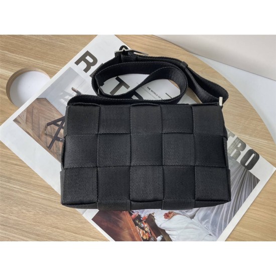 BOTTEGA VENETA Cassette 25 Medium New Black 25x15x5cm Full Leather