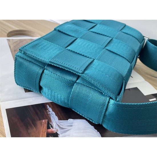 BOTTEGA VENETA Cassette 25 Medium New Blue 25x15x5cm Full Leather