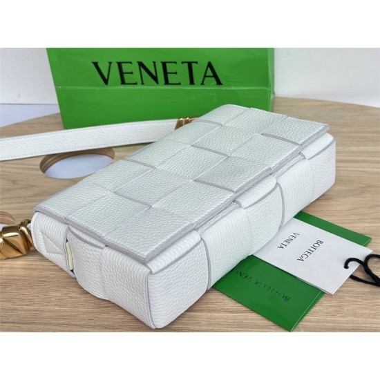 BOTTEGA VENETA Cassette 23 Medium White with Metal 23x15x5cm Full Leather