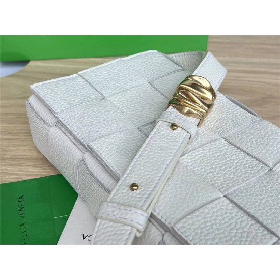 BOTTEGA VENETA Cassette 23 Medium White with Metal 23x15x5cm Full Leather