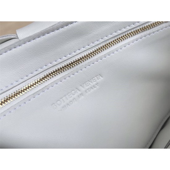 BOTTEGA VENETA Cassette 23 Medium White with Metal 23x15x5cm Full Leather