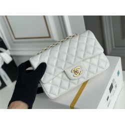 Chanel Classic Flap bag Mini 20 White with gold hardware, Caviar leather, Hass Factory leather, seamless.