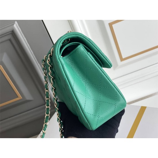 Chanel Classic Flap bag Small 23 Green with champagne gold hardware, Caviar leather, Hass Factory leather, seamless.