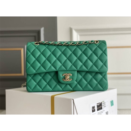 Chanel Classic Flap bag Medium 25 Green with champagne gold hardware, Caviar leather, Hass Factory leather, seamless.