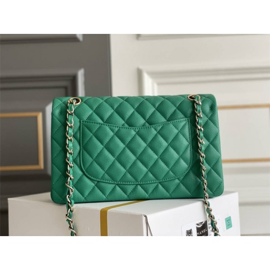 Chanel Classic Flap bag Medium 25 Green with champagne gold hardware, Caviar leather, Hass Factory leather, seamless.