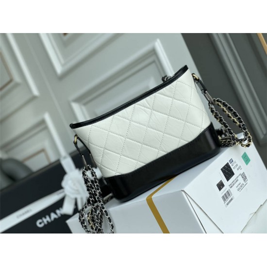 Chanel Gabrielle Hobo White with Gold Hardware Lamb Leather Hass Factory leather 15x20x8cm