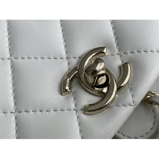 Chanel 22A Duma Backpack White Champagne Gold Hardware Small Size Lambskin Leather Hass Factory leather 18x18x12cm