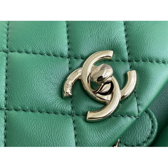 Chanel 22A Duma Backpack Green Champagne Gold Hardware Small Size Lambskin Leather Hass Factory leather 18x18x12cm