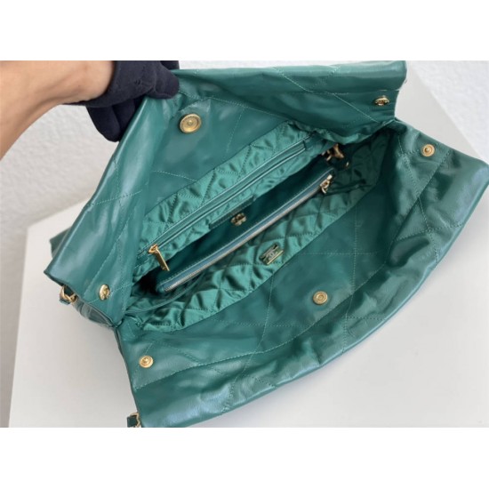 Chanel 22S Chanel 22 Bag Green Small Size 37 Gold Hardware Calfskin Leather Hass Factory leather 35x37x7cm