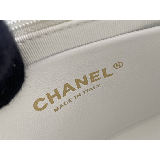 Chanel 23B Hobo Chain Bag, small size 24, white, lambskin, Hass Factory leather, gold-tone hardware, 15x24x2cm