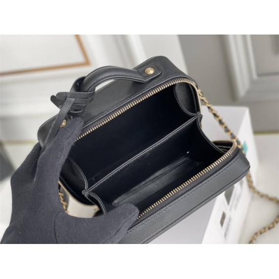 Chanel Classic Vanity Case Small 17 in Black, Gold Hardware, Caviar Leather, Hass Factory Leather, Dimensions: 14x17x8cm.