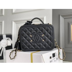 Chanel Classic Vanity Case Medium 21 in Black, Gold Hardware, Caviar Leather, Hass Factory Leather, Dimensions: 16x21x9cm.