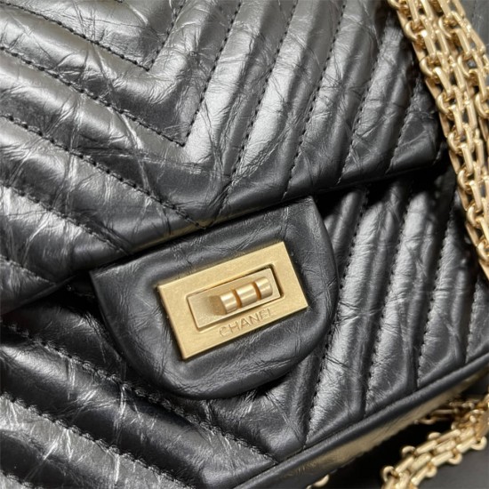 Chanel Classic Flap Bag in 2.55 V-Pattern So Black, Medium 24, Black, Gold Hardware, Lambskin Leather, Padded Leather, Hass Factory Leather, Dimensions: 24cm.