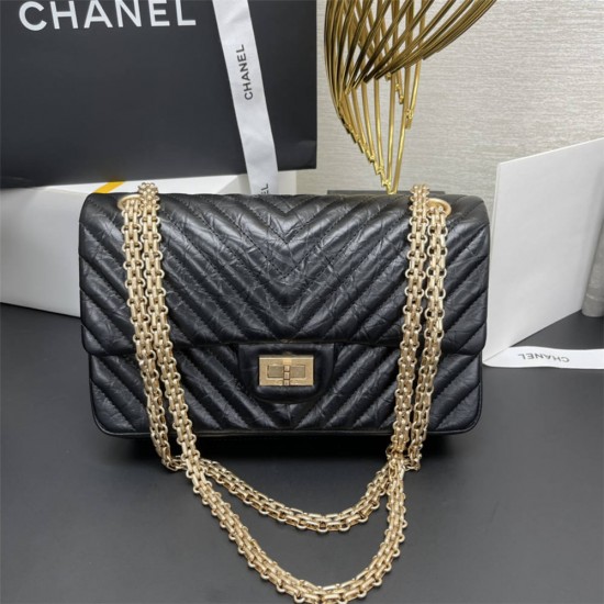 Chanel Classic Flap Bag in 2.55 V-Pattern So Black, Medium 24, Black, Gold Hardware, Lambskin Leather, Padded Leather, Hass Factory Leather, Dimensions: 24cm.