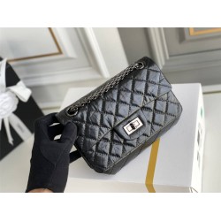 Chanel Classic Flap Bag in 2.55 Diamond Pattern So Black, Small 20, All Black, Lambskin Leather, Padded Leather, Hass Factory Leather, Dimensions: 20x16x6cm.