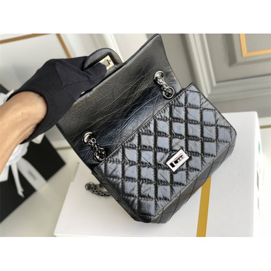 Chanel Classic Flap Bag in 2.55 Diamond Pattern So Black, Small 20, All Black, Lambskin Leather, Padded Leather, Hass Factory Leather, Dimensions: 20x16x6cm.