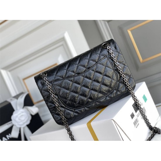 Chanel Classic Flap Bag in 2.55 Diamond Pattern So Black, Medium 24, All Black, Lambskin Leather, Padded Leather, Hass Factory Leather, Dimensions: 24x16x8cm.