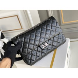 Chanel Classic Flap Bag in 2.55 Diamond Pattern So Black, Large 28, All Black, Lambskin Leather, Padded Leather, Hass Factory Leather, Dimensions: 28x20x8cm.