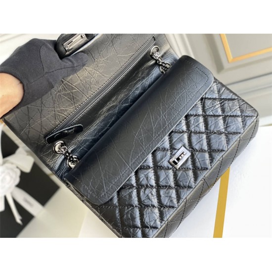 Chanel Classic Flap Bag in 2.55 Diamond Pattern So Black, Large 28, All Black, Lambskin Leather, Padded Leather, Hass Factory Leather, Dimensions: 28x20x8cm.