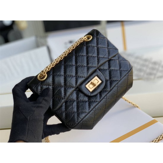 Chanel Classic Flap Bag in 2.55 Diamond Pattern So Black, Small 20, Black, Gold Hardware, Lambskin Leather, Padded Leather, Hass Factory Leather, Dimensions: 20x16x6cm.