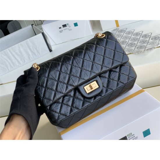 Chanel Classic Flap Bag in 2.55 Diamond Pattern So Black, Medium 24, Black, Gold Hardware, Lambskin Leather, Padded Leather, Hass Factory Leather, Dimensions: 24x16x8cm.