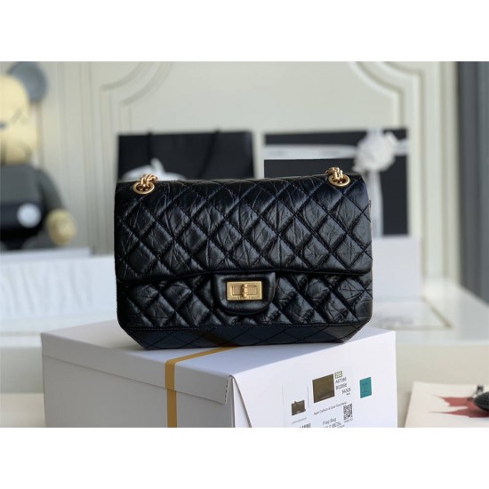 Chanel Classic Flap Bag in 2.55 Diamond Pattern So Black, Medium 24, Black, Gold Hardware, Lambskin Leather, Padded Leather, Hass Factory Leather, Dimensions: 24x16x8cm.