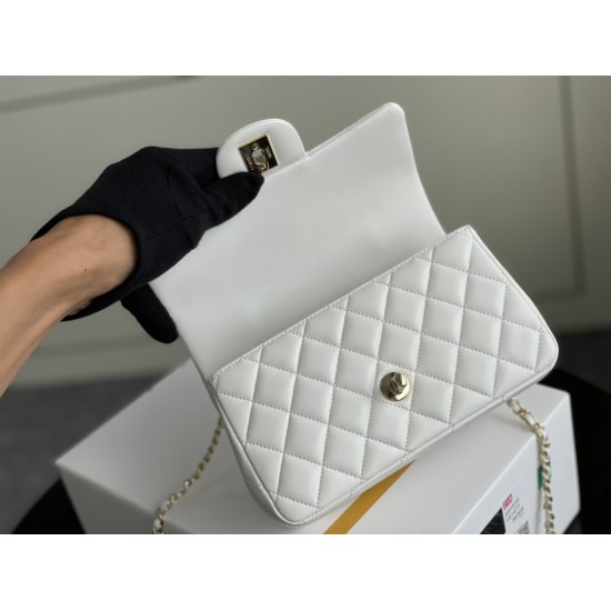 Chanel 22A Classic Flap Bag Mini 20 with Top Handle, Lambskin Leather in White, Champagne Gold Hardware, Hass Factory Leather, Dimensions: 20x12x9cm.