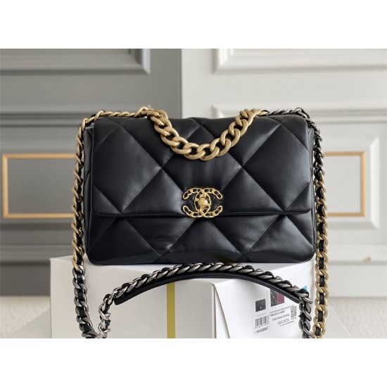 Chanel 2021-2022 Chanel 19 Bag, Medium 30, Lambskin Leather, Black, Gold Hardware, Hass Factory Leather, Dimensions: 20x30x10cm.