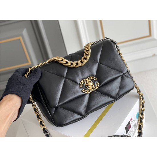 Chanel 2021-2022 Chanel 19 Bag, Small 26cm, Lambskin Leather, Black, Gold Hardware, Hass Factory Leather, Dimensions: 16x26x9cm.