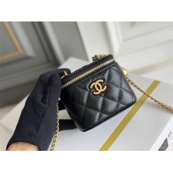 Chanel Vanity Case with Lipstick Holder, Gold Hardware, Heart-Shaped, Gold Ball, Black with Gold Hardware, Mini 11, Lambskin Leather, Hass Factory Leather, Dimensions: 9x11x7cm.