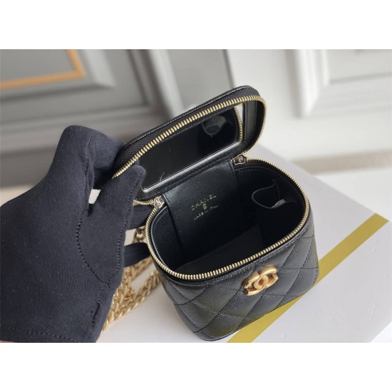 Chanel Vanity Case with Lipstick Holder, Gold Hardware, Heart-Shaped, Gold Ball, Black with Gold Hardware, Mini 11, Lambskin Leather, Hass Factory Leather, Dimensions: 9x11x7cm.