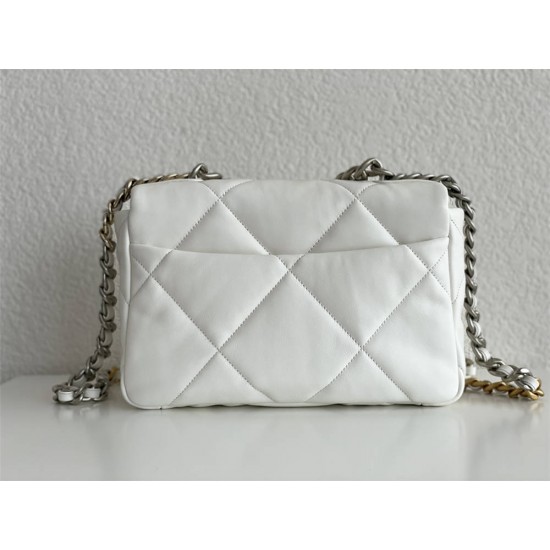 Chanel 19 Bag 22S in White with Silver Hardware, Small 26, Lambskin Leather, Hass Factory Leather, 26x16x9cm.